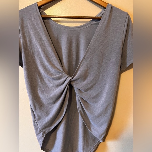 Twist open back Nike top size xs - Picture 2 of 4